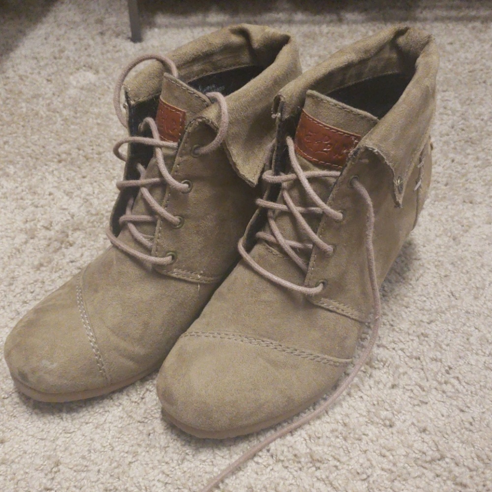 Brown wedge boots
